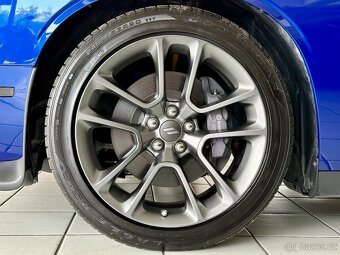 Dodge Challenger Scat Pack - 11