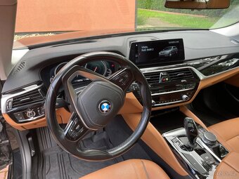 BMW 530d xDrive Touring 195kW – LUXURY, tažné, panorama - 11