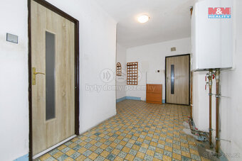 Prodej dvougeneračního rodinného domu, 630 m², obec Lovčice - 11