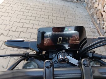 HONDA CB 125 R Neo Sports Café - 11