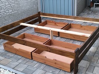 Prodám manželskou postel 180cm x 200cm - 11