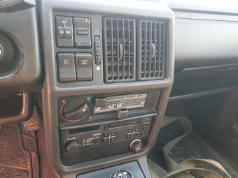 Audi 100 c3 doutník sedan 5V 2.3 benzín - 11