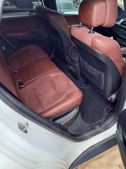 Prodám havarované Bmw X6 4.0d bez motoru - 11