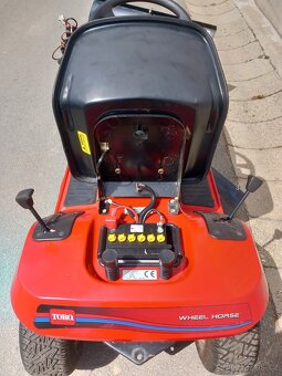 Prodám zahradní traktor Toro 13-32 XL - 11