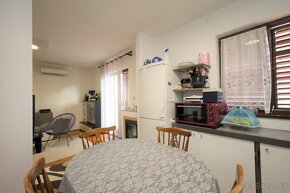☀Vodice(HR)-zariadený 3 izbový apartmán 73 m2 na prízemí - 11