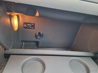 Touran 2.0 Tdi, BEZ DPF DSG,7míst, STK NOVÁ - 11