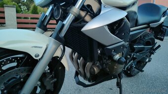 Yamaha XJ6 - 11