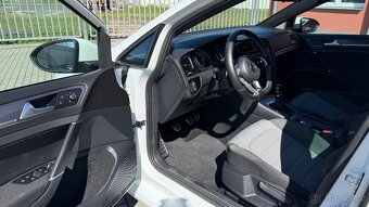 Volkswagen Golf //1.6TDi//81kW//R-LINE//LED SVĚTLA// - 11