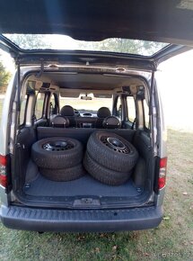 Opel Combo Tour 1.7cdti 74kw Isuzu  rok 2010 XL - 11
