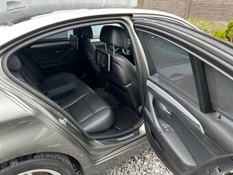 Bmw F10 LCI 530D 190Kw TV / Roletky / NBT / Ventilace - 11