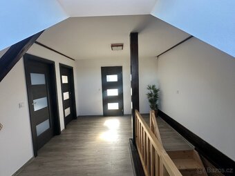 Prodej rodinného domu 252 m² s pozemkem 894 m² - 11