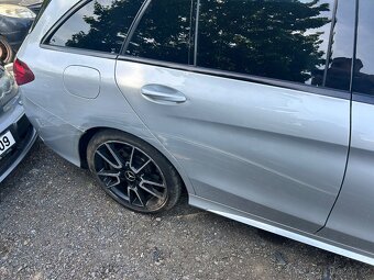 Mercedes-Benz C 43 AMG T - 11