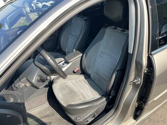 Renault Laguna 2.0 DCi, 110 kW, reg. 1/2013, 163 tis. km - 11