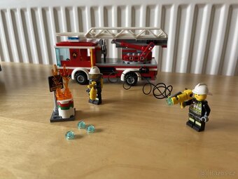 LEGO CITY: Záchrana hasičů v burger baru (60214) - 11
