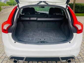 Volvo V60 2.0D 120KW MANUÁL R-DESIGN SENZORY - 11