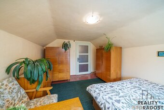 Prodej RD 6+2 se zahradou, pozemek 1815 m2 v obci Mladějov n - 11
