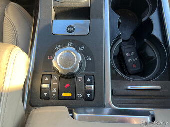 Land Rover Range Rover Sport 3.0HSE 180 KW KŮŽE - 11