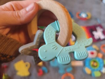 Hrazdička včetně hraček - 11