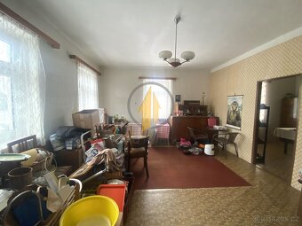 Prodej rodinného domu 7+1 s výhledem na Trosky se zahradou a - 11