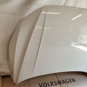 VW Artheon díly kapota, světlo, výztuha - 11