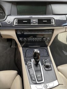 BMW F02 760Li V12 biturbo - 11