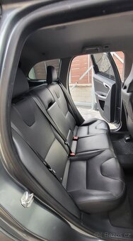VOLVO XC 60 r. 2017 - 11