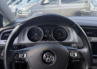 Volkswagen Golf TDI DSG F1 81kW XENONY R19 nafta manuál - 11