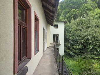 Prodej velkého domu k rekonstrukci na úpatí Českého ráje - 11