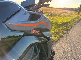 🏍️ CFMOTO 300 NK – 4 500 km, perfektní stav - 11