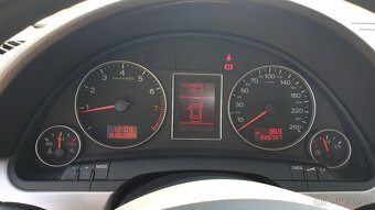 Garážovaná Audi A4 B7 Avant 1.6i - 11