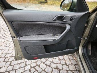 Škoda Yeti, 2.0 TDI, 4x4, nové v ČR, po 1. majiteli - 11