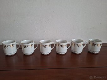 Sklenice a hrnečky - 11