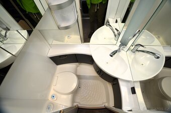 Karavan Hobby De Luxe Edition 490 KMF - 11