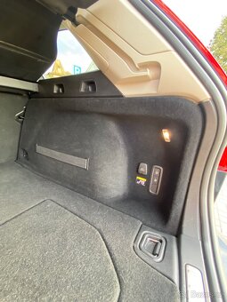 Volvo V60 D4 Geartronic, 140kW, kožený interiér - 11