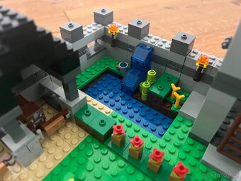 Lego Minecraft pevnost - 11