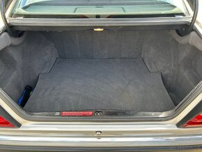 Mercedes W124 200 - 11