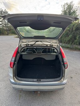 Ford Focus 1.6i 74kW - 11