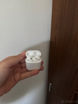 Apple AirPods - 11