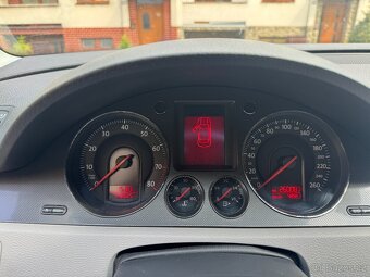 Volkswagen Passat B6 sedan - 11
