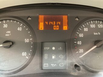 Opel Vivaro long L2H1 1,9CDTI r.v.2006 - 11