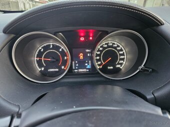 MITSUBISHI OUTLANDER 2.0DI-D 4WD//103KW//4X4//NAVI//XENON - 11