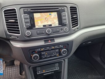 Volkswagen SHARAN 2,0TDI 103KW NAVI VÝHŘEV - 11