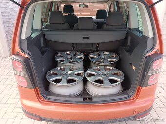 Volkswagen Touran Cross 2.0TDi 103kW - 11