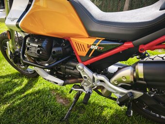 Moto Guzzi V 85 TT Evocative GialloMojave (22)AKCE DO SOBOTY - 11