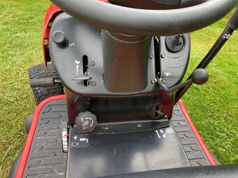 Zahradní traktor Jonsered ,Husqvarna - 11