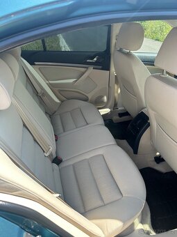 Škoda Octavia II 1,6 elegance - 11