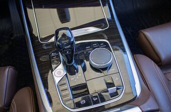 BMW X7 xDrive 40i A/T - 11