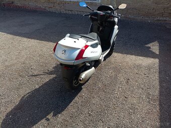 Peugeot metropolis 400 Stačí řidičák skupiny B  Kufr, Bílý - 11