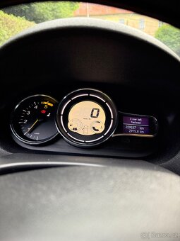 Renault Mégane III 1.5 DCI - 11