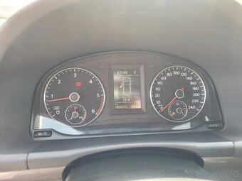 Volkswagen Touran - 11